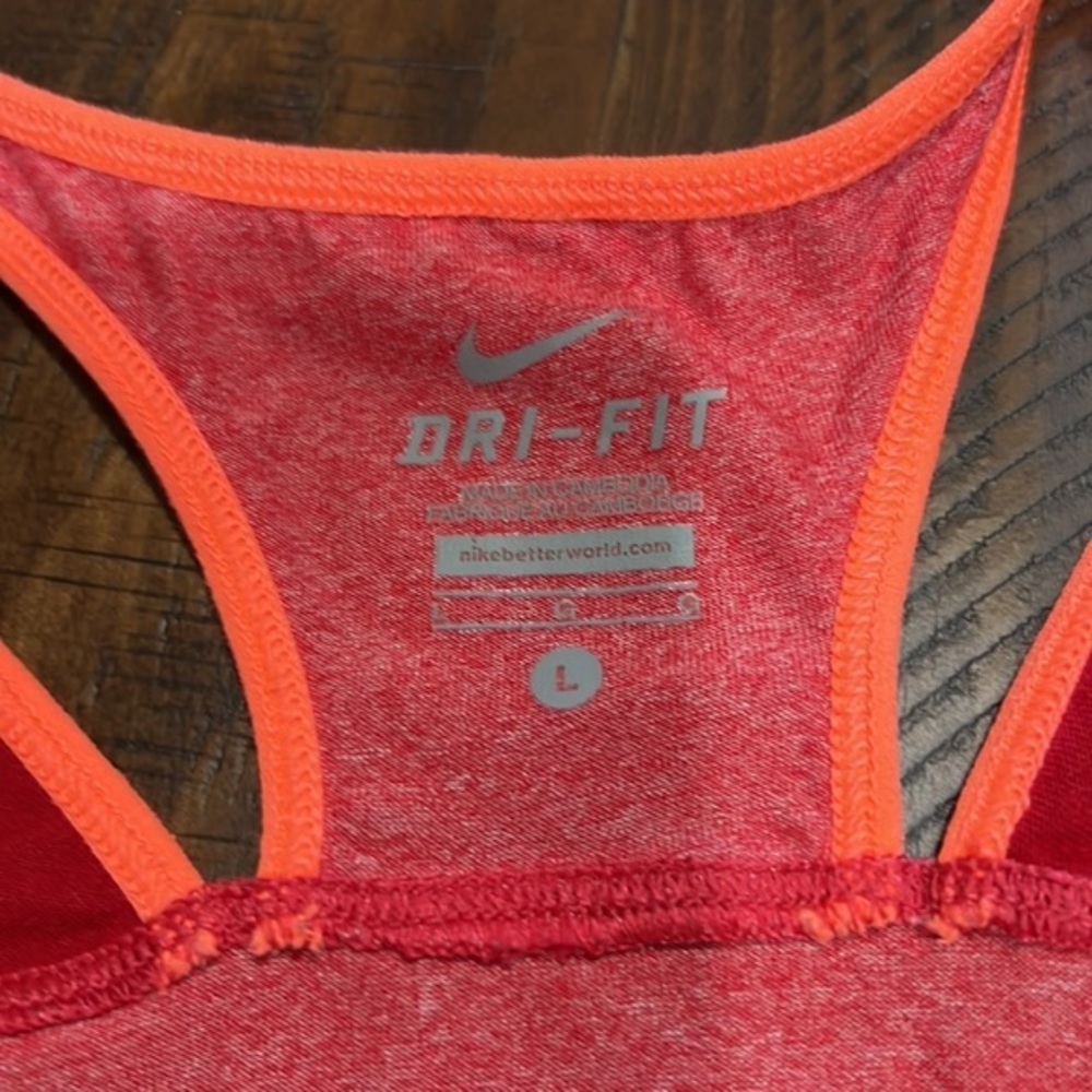 Nike - Picture 3 of 7